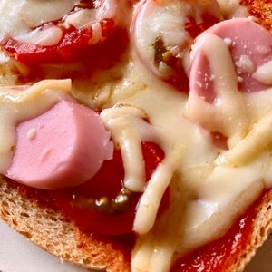新玉ねぎのケチャップソースで作るピザ風トースト